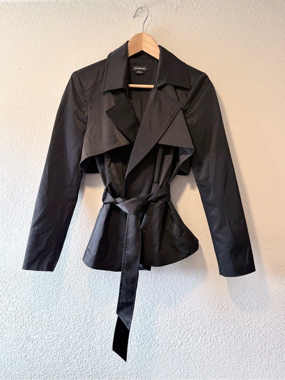 BENE Black Cropped Cinched Trench Jacket w/ Tie Waist